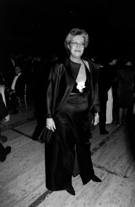Elsa Peretti arrives at the 1996 Council of Fashion Designers of America Honors Awards and Dinner at Lincoln Center