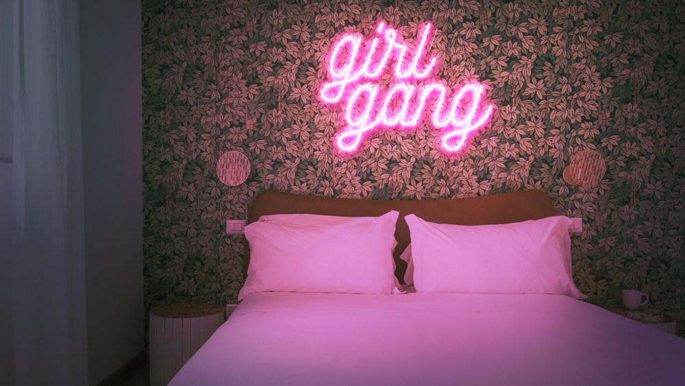 Yellowpop neon sign