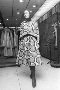 Model wearing a look from Bonnie Cashin's 65-piece fall 1970 sportswear collection for Philip Sills.