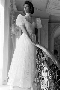 A model poses in a bridal look designed by Jessica McClintock for Fall 1986.