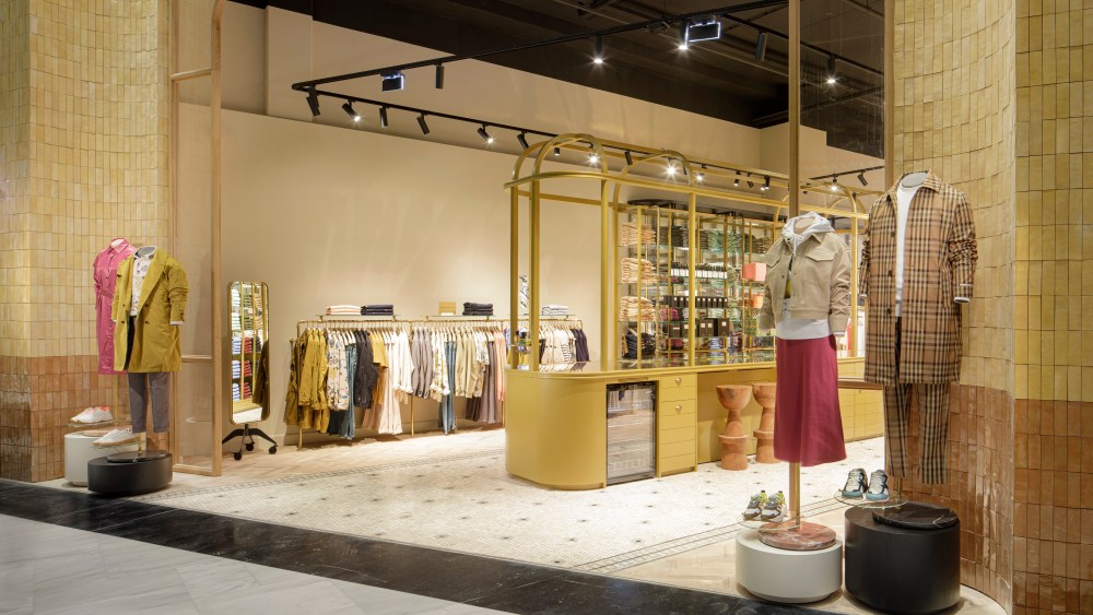 Scotch & Soda Sets Punchy Retail Rollout Plan, Retools Logo