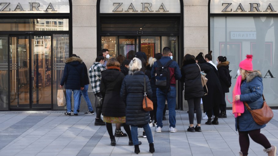 Zara parent Inditex generated a net profit of $1.3 billion for 2020, carried largely by second-half net income of $1.55 billion.