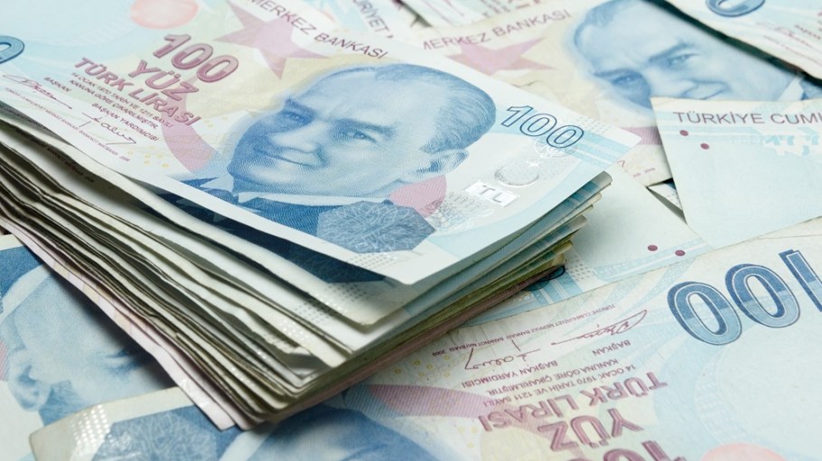 SASA, a major Turkish polyester producer, is investing $330 million to grow its fiber production capacity amid lira fluctuations.
