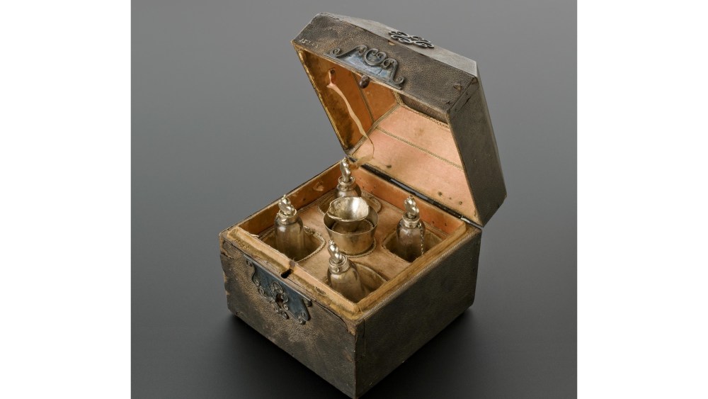 Leather covered perfume case, Netherlands, 1671-1700.