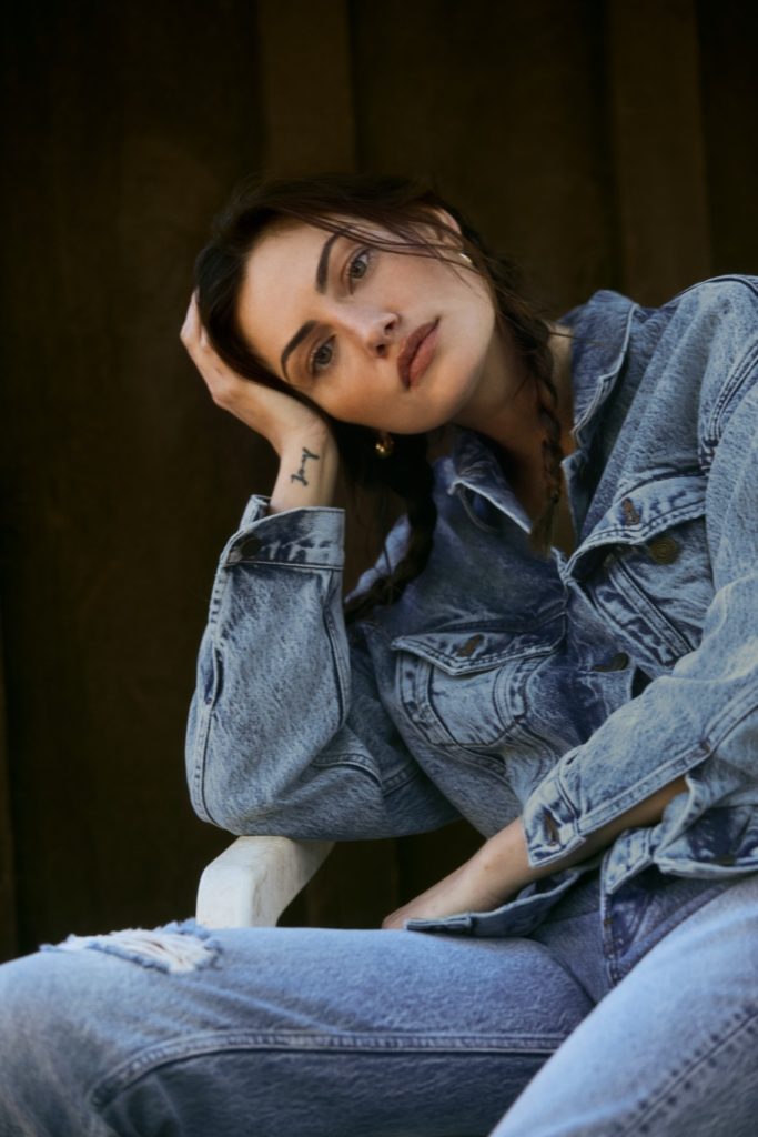 FibreTrace imbues the denim's cotton fibers with undetectable luminescent pigments.