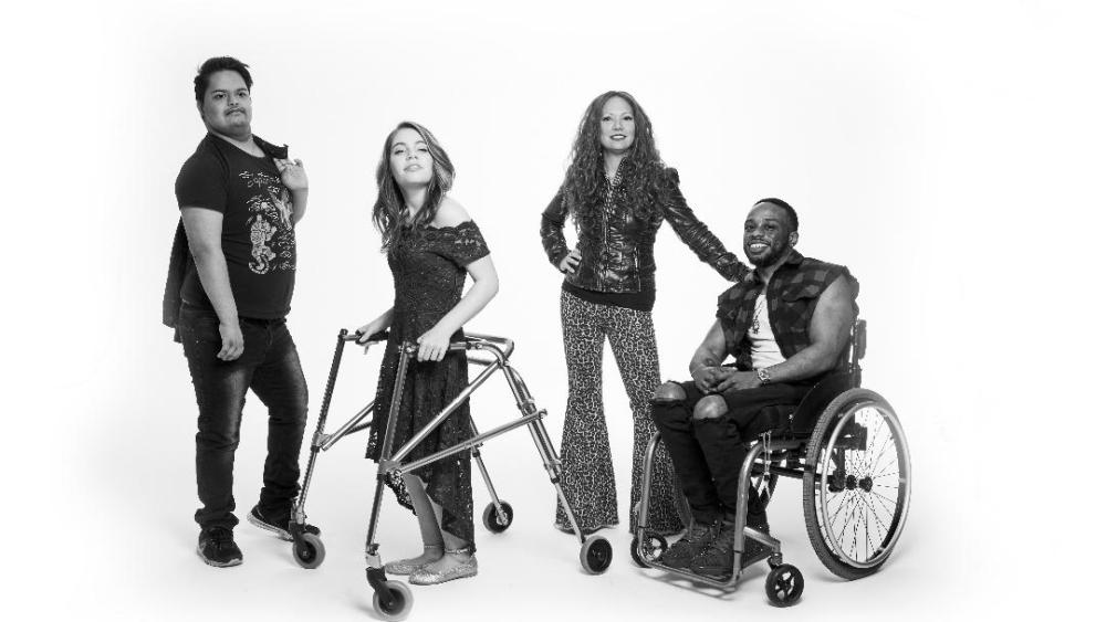 The Runway of Dreams Foundation to Host Outdoor, Drive-in Fashion Show in Miami