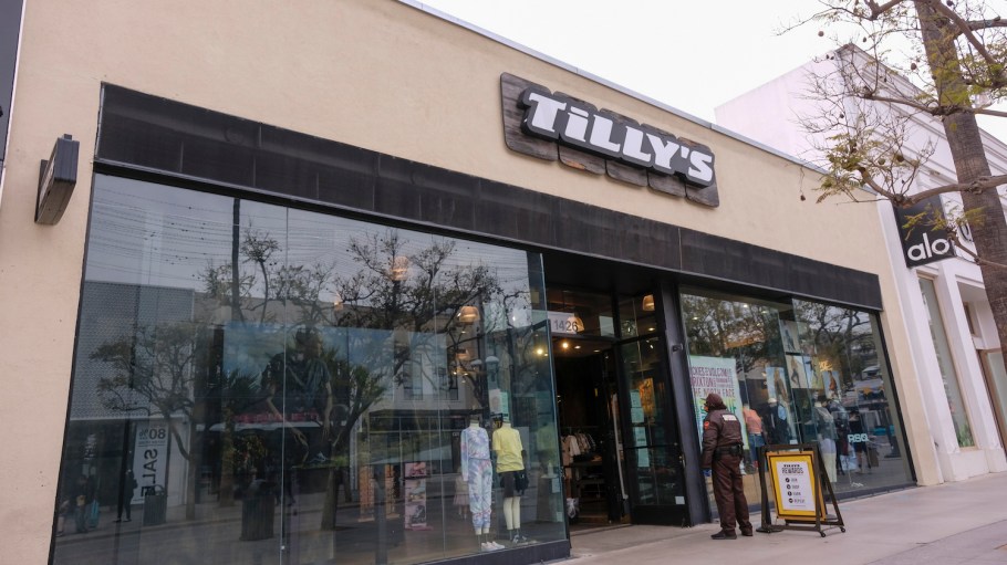 Two Gen Z-focused, mall-based retailers, Tilly's and Zumiez, have topped Wall Street earnings and sales estimates for the fourth quarter.