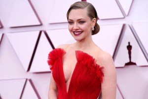 Amanda Seyfried in Forevermark  diamonds on bangles, ring and earrings .