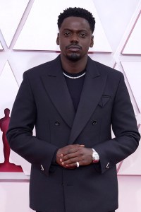 Daniel Kaluuya wore a Cartier diamond Tennis necklace.