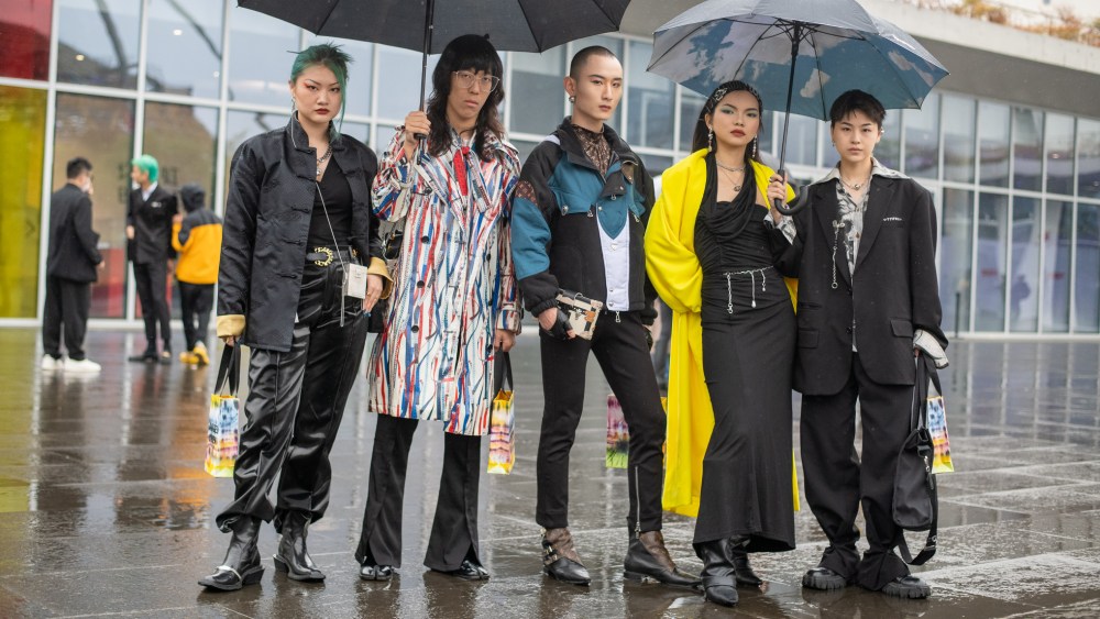 Street style at Shanghai Fashion Week 2021.