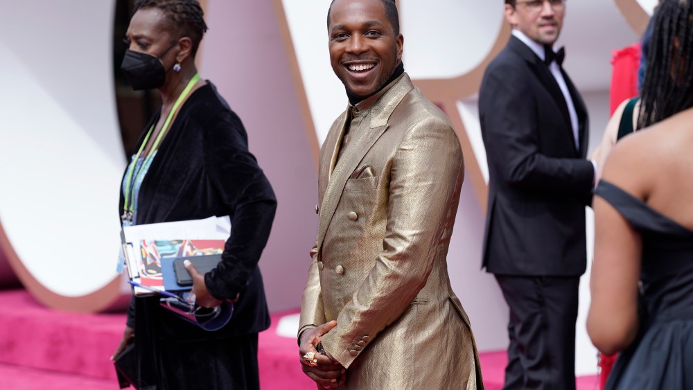 Leslie Odom Jr. 2021 Oscars Red Carpet Look