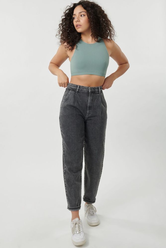 In honor of Mother’s Day, gift the cool mom in your life a pair of mom jeans that are both on-trend and comfort-focused.