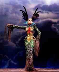 Yasmin Le Bon, 1997, Thierry Mugler La Chimère collection, haute couture fall 1997