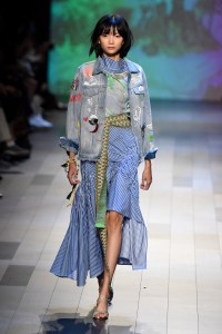 Model on the runway in a look from Vivienne Tam's Spring 2018 Ready To Wear collection.
