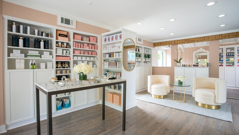 Knockout Beauty's Locust Valley location