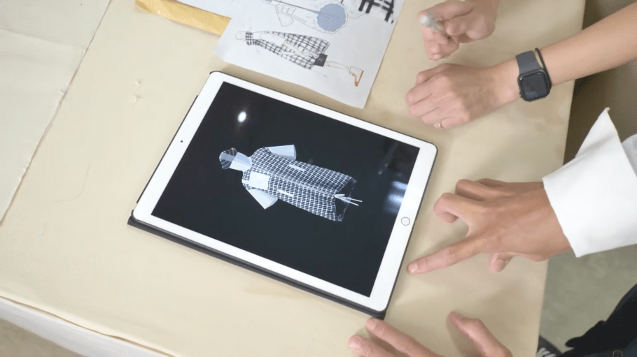 With the Scanatic Nuno Fabric Scanner, DC Suite and StyleBook Service, mills can create digital fabric swatches and use them to view realistic 3D visualization and garment drape simulation.