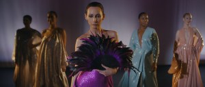 HALSTON (L to R) REBECCA DAYAN as ELSA PERETTI in episode 102 of HALSTON Cr. COURTESY OF NETFLIX © 2021