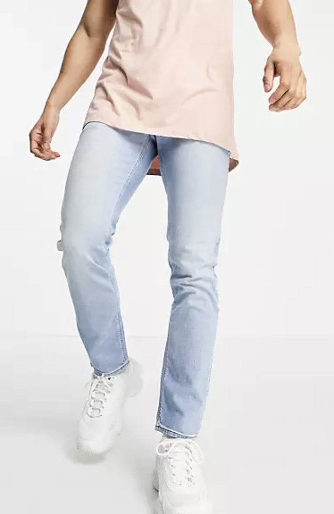 Rivet compiled a list of light wash jeans for men to accommodate the growing trend for summer 2021.