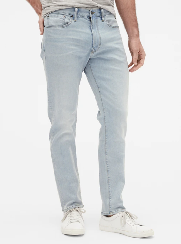 Rivet compiled a list of light wash jeans for men to accommodate the growing trend for summer 2021.