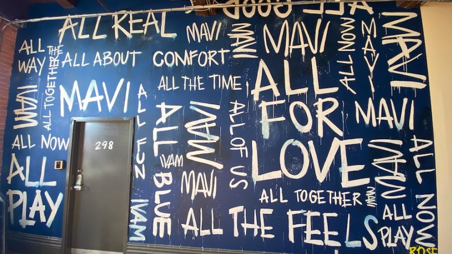 Denim brand Mavi tapped artist Rose Cantin to paint a mural in its Montreal showroom to celebrate its 30th anniversary.