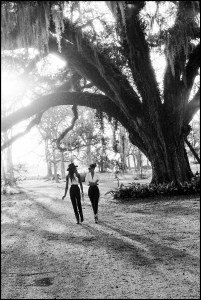A photo by Arthur Elgort is part of a sale to aid Sidaction.