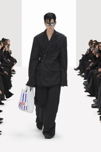 Balenciaga RTW Spring 2022
