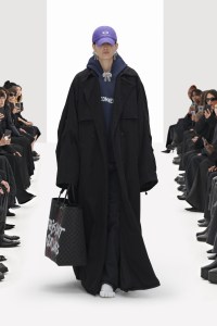 Balenciaga RTW Spring 2022