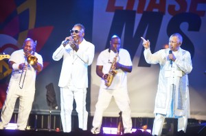 Earth, Wind and Fire perform
