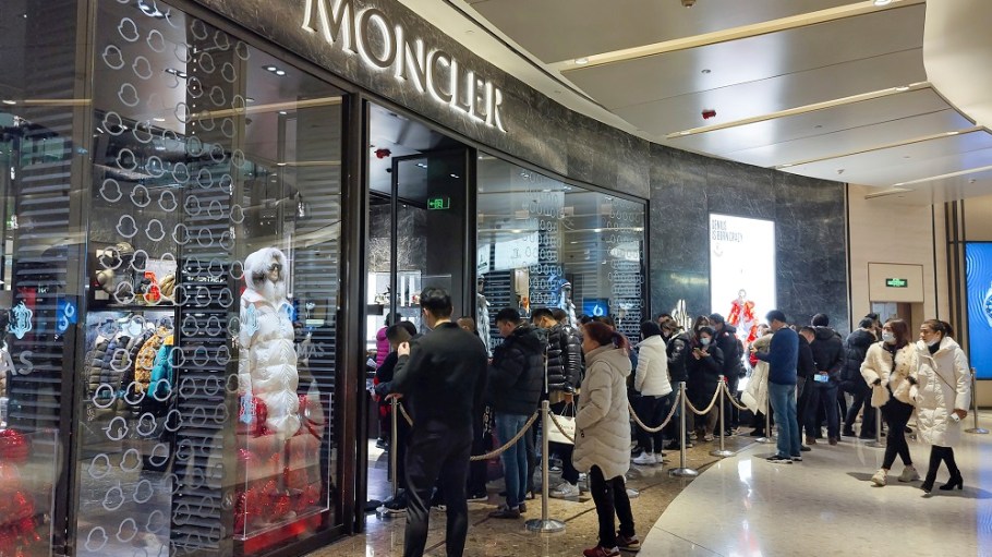Gino Fisanotti joined Moncler as chief brand officer, Bluesign named Daniel Rüfenacht as CEO and Unifi appointed two new execs.