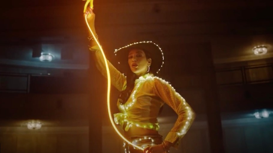 Boots, chaps and cowboy hats may not scream summer, but consumers are bucking tradition by suiting up in celebrity-inspired rodeo fare.