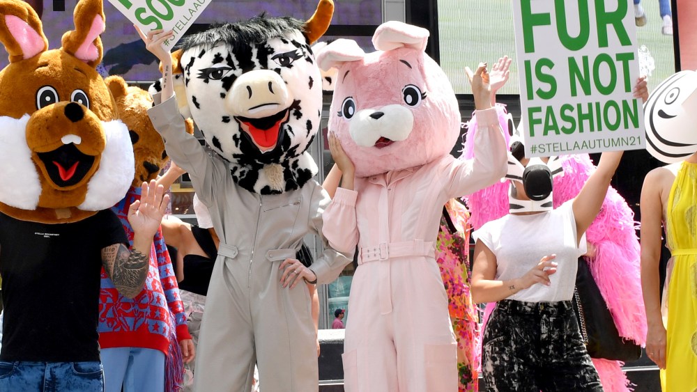 NEW YORK, NEW YORK - JULY 06: The Stella McCartney guerrilla gathering at Times Square on July 06, 2021 in New York City. (Photo by Noam Galai/Getty Images for Stella McCartney)