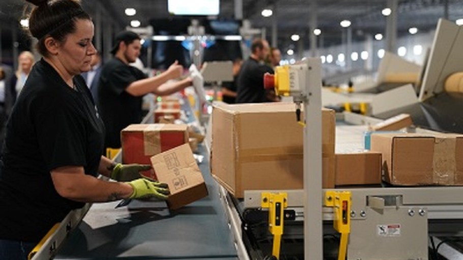 Pitney Bowes launched an enhanced suite of cross-border services to help e-commerce firms expand and better reach more consumers.