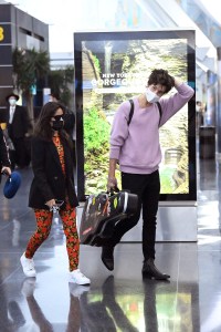 Shawn Mendes and Camila Cabello are spotted arriving at JFK International Airport in New York City.Pictured: Shawn Mendes,Camila CabelloRef: SPL5240520 200721 NON-EXCLUSIVEPicture by: Elder Ordonez / SplashNews.comSplash News and PicturesUSA: +1 310-525-5808London: +44 (0)20 8126 1009Berlin: +49 175 3764 166photodesk@splashnews.comWorld Rights, No Poland Rights, No Portugal Rights, No Russia Rights