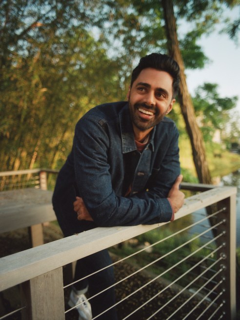 Madewell tapped Phoebe Robinson, Hasan Minhaj and Chloe Fineman for a fall campaign supporting the National Independent Venue Association.