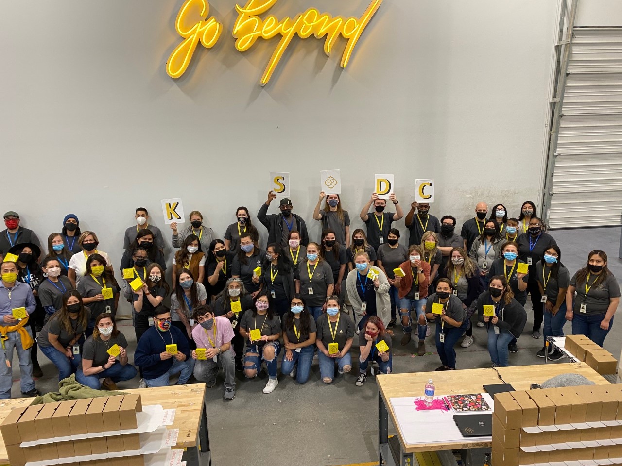 Since the Kendra Scott headquarters and its first distribution center are both located in Austin, the team promotes collaboration with both the brand’s departments and DC teams.