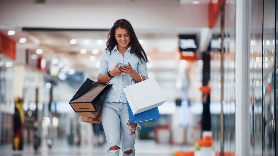 With the holiday shopping season ahead, eyes turn to consumers' willingness to shop against a backdrop of inflation and Delta case spikes.