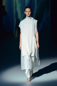 Mikage Shin RTW Spring 2022
