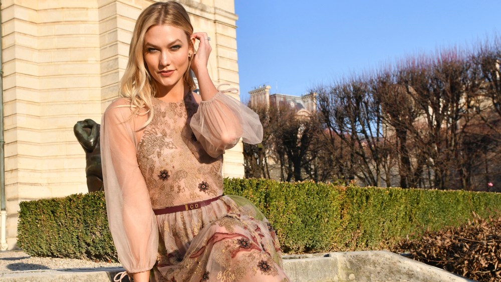 Karlie Kloss signs with The Society Management