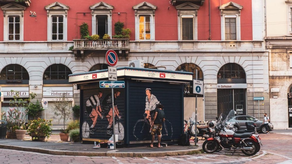 The Air Mail newsstand on Milan's Largo Treves.