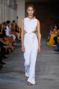 Alberta Ferretti RTW Spring 2022