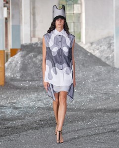 Burberry RTW Spring 2022
