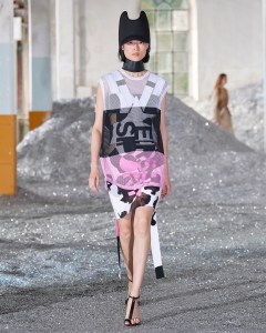 Burberry RTW Spring 2022