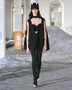 Burberry RTW Spring 2022