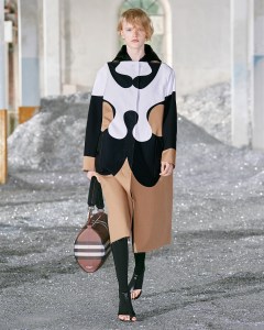 Burberry RTW Spring 2022