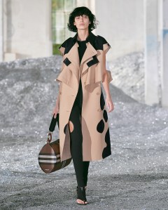 Burberry RTW Spring 2022