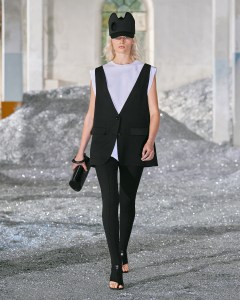 Burberry RTW Spring 2022
