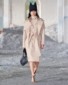 Burberry RTW Spring 2022