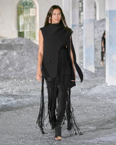 Burberry RTW Spring 2022