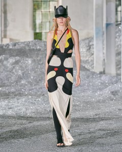 Burberry RTW Spring 2022