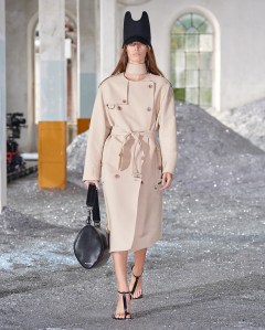 Burberry RTW Spring 2022